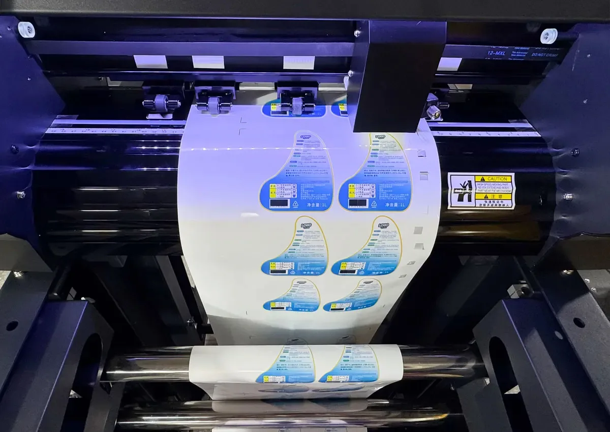 SKYCUT JDJ330 Automatic Roll-to-Roll Label Cutter - View 3